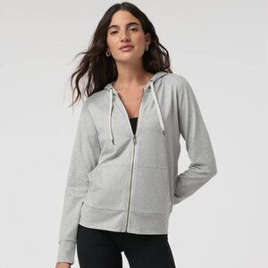 Vuori Halo Performance Hoodie 2.0 in Pale Grey Heather